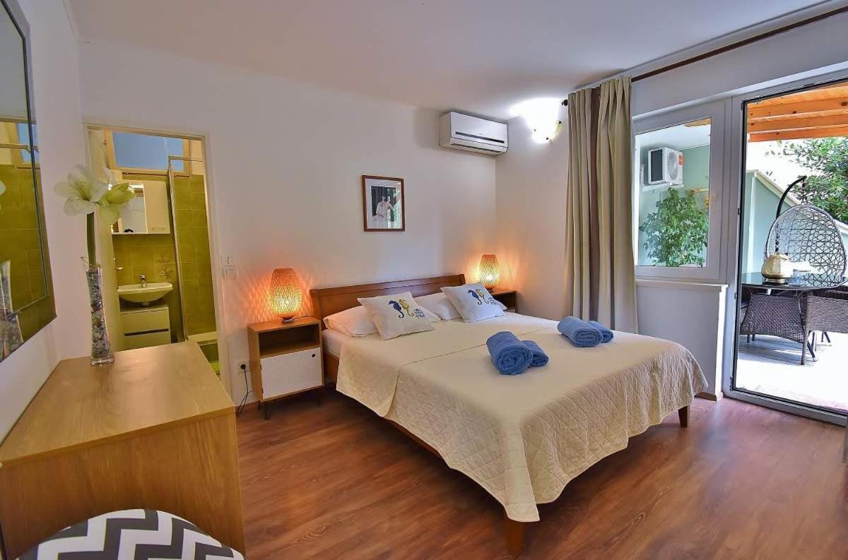Apartments Ruzica Banjol Buitenkant foto
